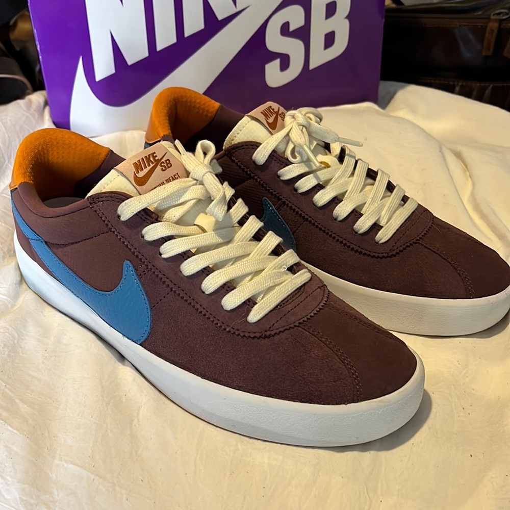Nike SB Skateboarding Bruin React Dark Wine/Dutch Blue Mens Size 11